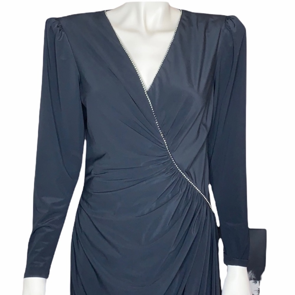 Vintage black long sleeve rhinestone v neck cocktail dress